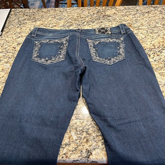 Jeans - Picture 4 of 4